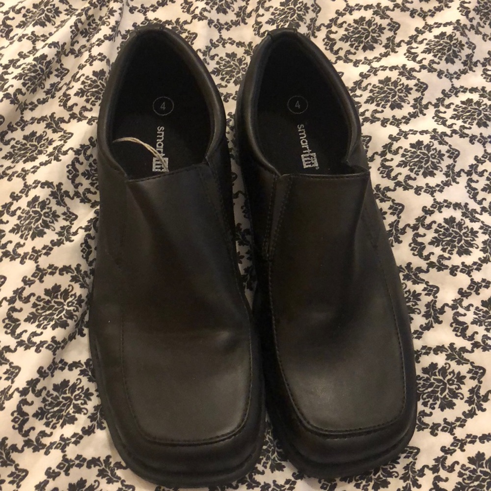 🖤🦃Dress up does slip on loafer boys size 4 black